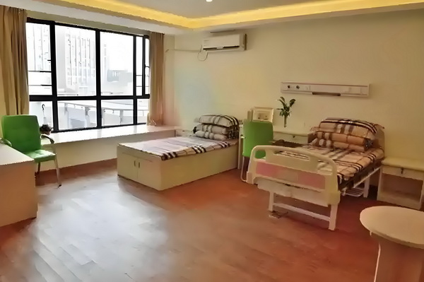 步步娇宠：弃妃医女要逆袭